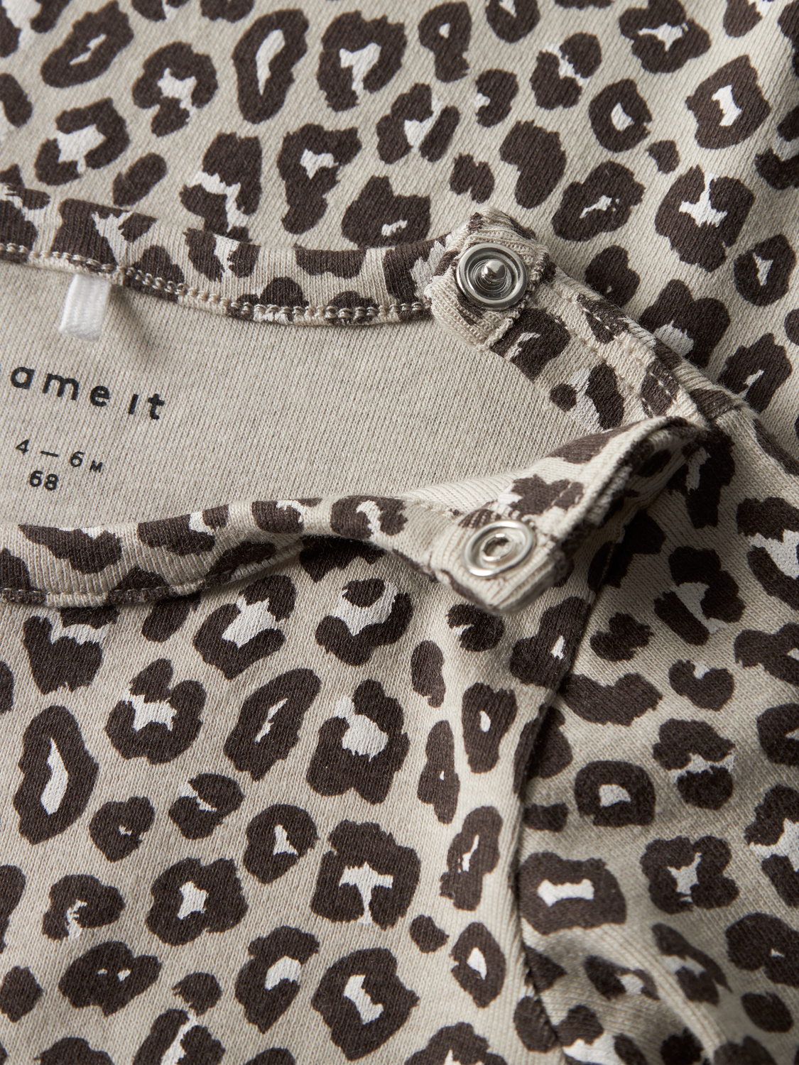 model_shot-front_full